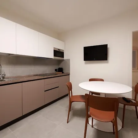 Apartmentsgarda - Residenza Mercanti * Garda