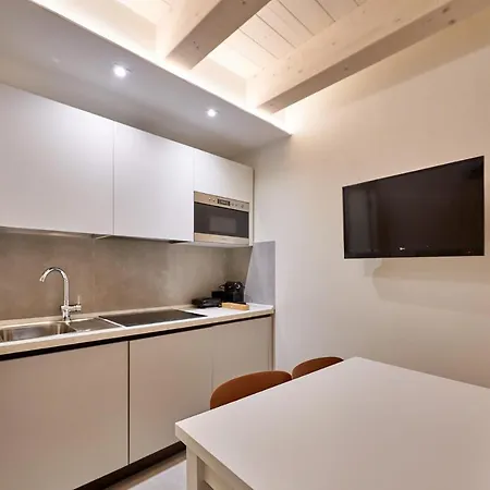 Apartmentsgarda - Residenza Mercanti * Garda