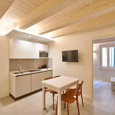 Apartman Apartmentsgarda - Residenza Mercanti *