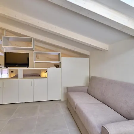 Apartmentsgarda - Residenza Mercanti Apartament Garda (Verona)