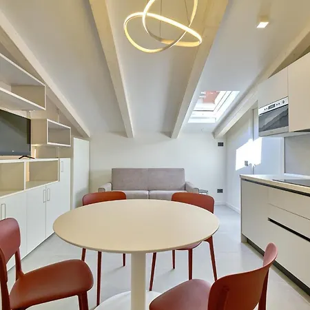 Apartmentsgarda - Residenza Mercanti Garda (Verona)