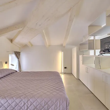 Apartmentsgarda - Residenza Mercanti Apartment